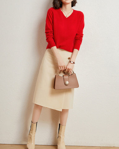 100% Cashmere V-Neck Knit Sweater