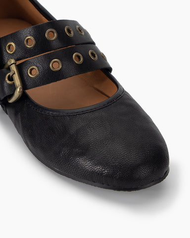 Versatile Leather Mary Jane Flats with Adjustable Straps