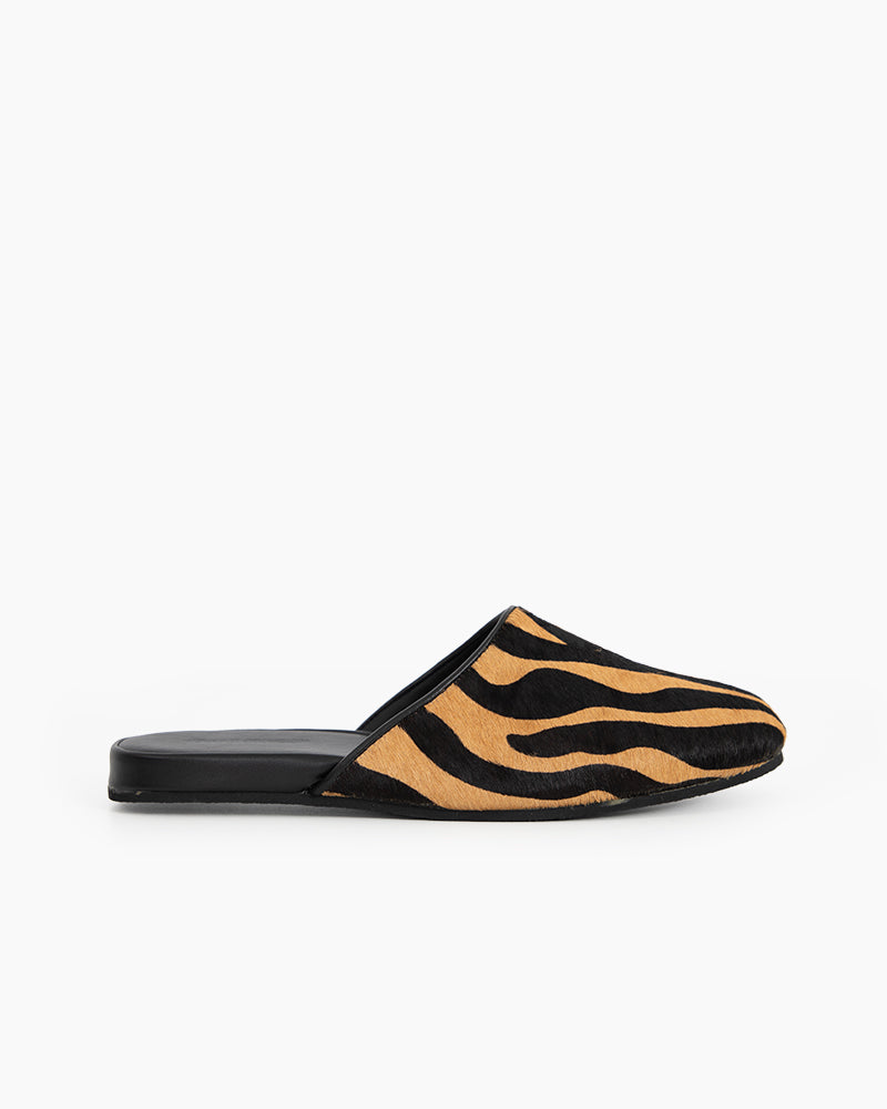 Vertical-Striped-Calf-Hair-Flat-Slippers-Mules