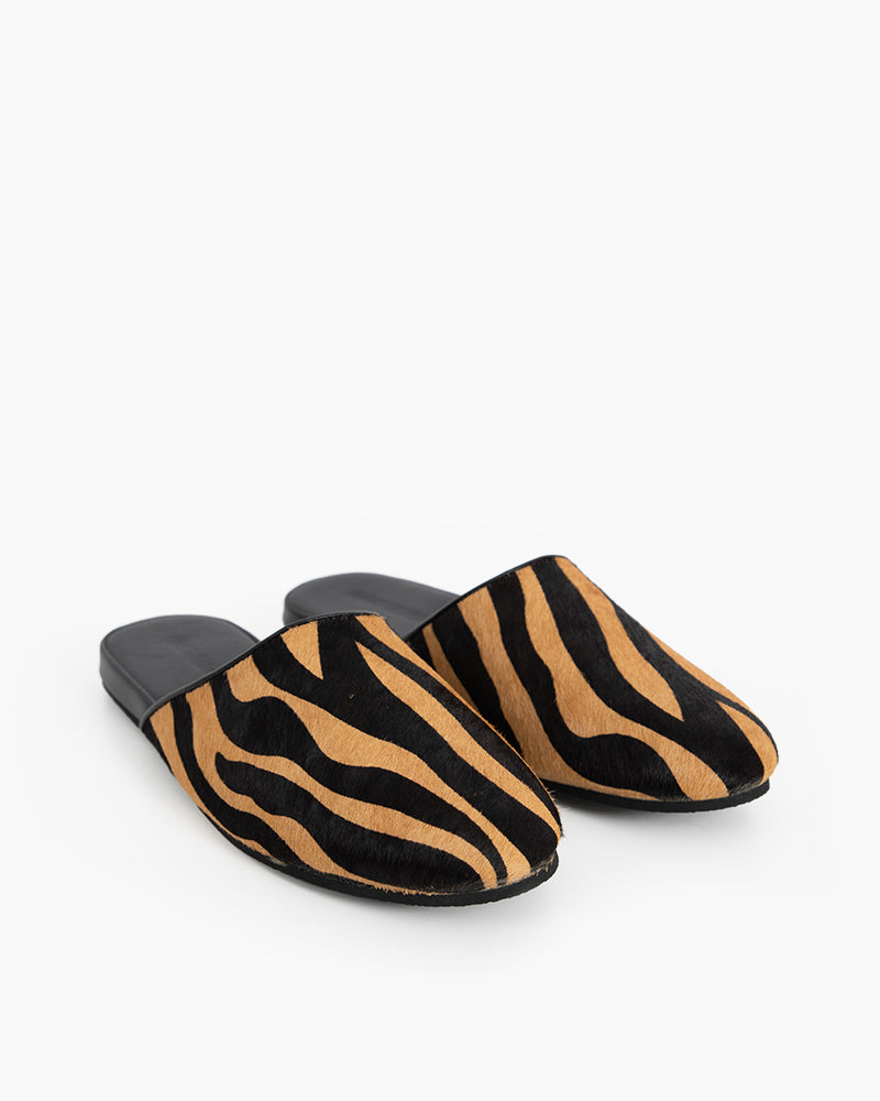 Vertical-Striped-Calf-Hair-Flat-Slippers-Mules