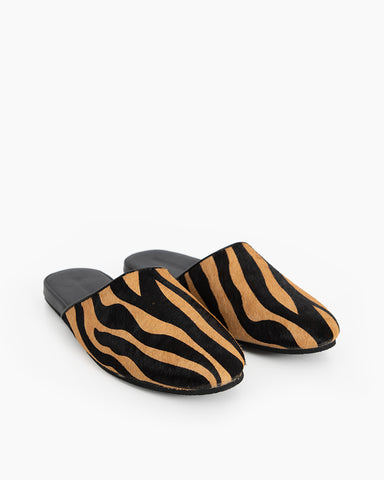 Vertical-Striped-Calf-Hair-Flat-Slippers-Mules