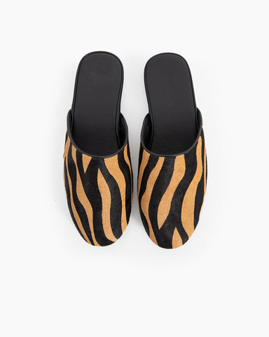 Vertical-Striped-Calf-Hair-Flat-Slippers-Mules