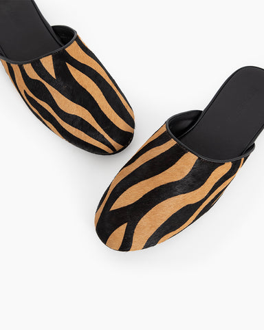 Vertical-Striped-Calf-Hair-Flat-Slippers-Mules