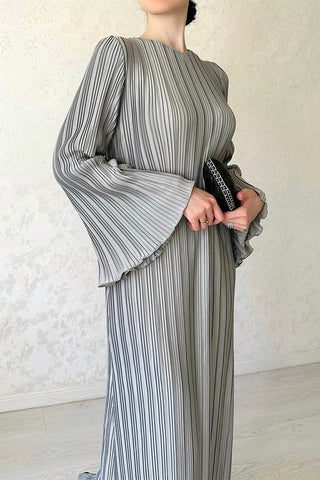 Chic Horn Sleeve Pleated Maxi Dress