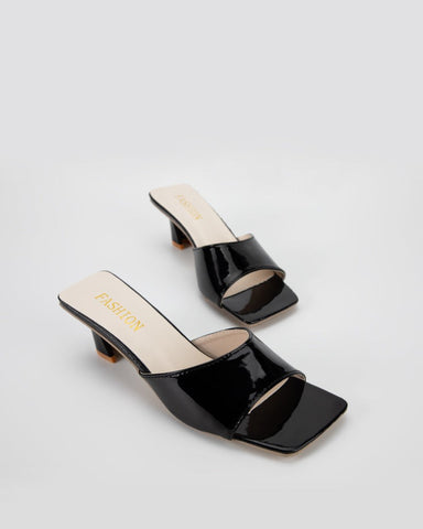 Square Toe Mid Heel One Piece Sandals