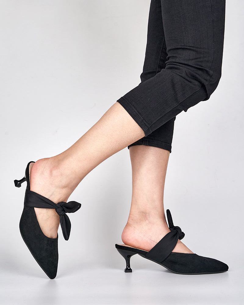 1,000+ Mules Shoes Stock Photos, Pictures & Royalty-Free Images - iStock | Woman  mules shoes